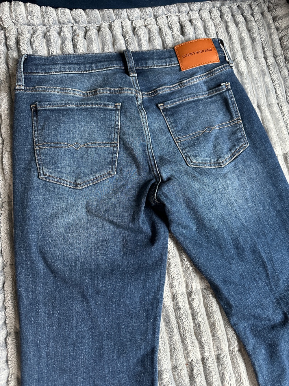 Lucky Brand sweet midrise boot jeans with stretch - Picture 7 of 11